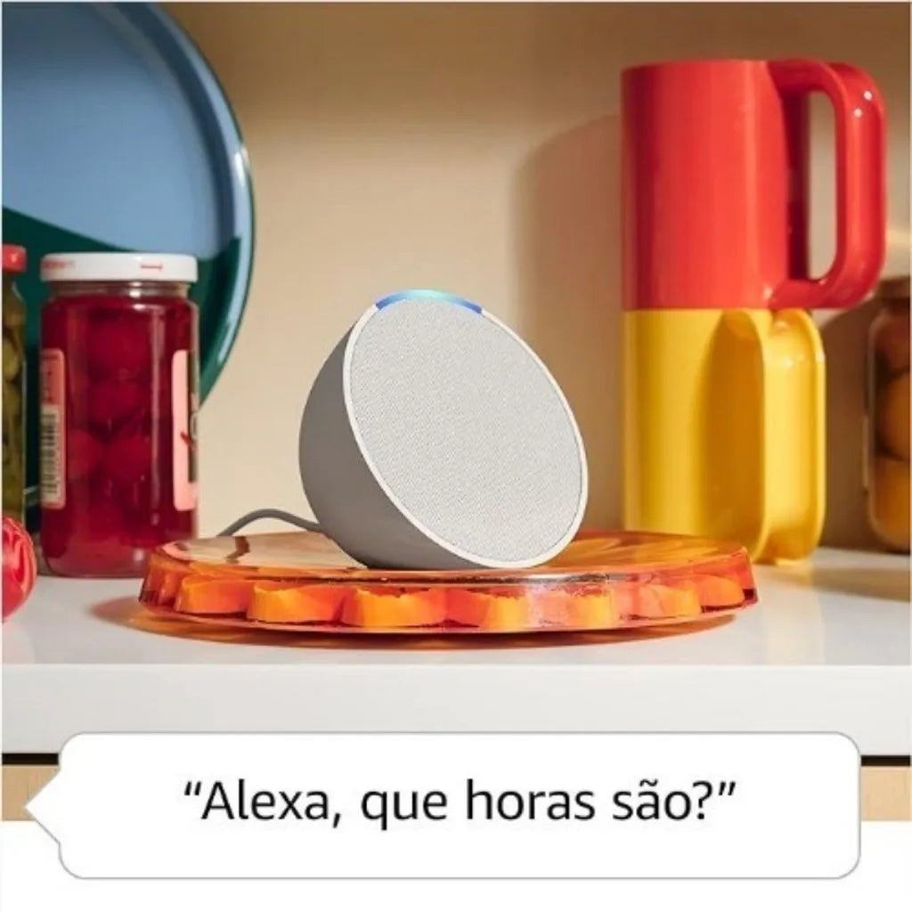Visão frontal do Echo Pop mostrando o design circular e compacto