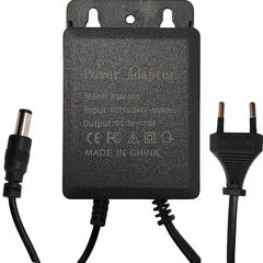Detalhe da lente e conexão da câmera IP Icsee